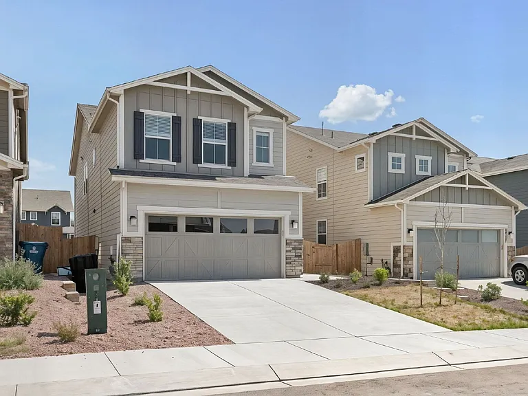 8418 Blue Feather Loop — Photo 3