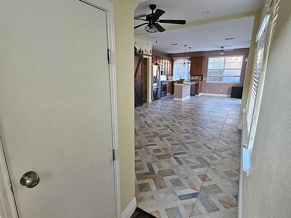 5th image of 407 Sheridan Trl