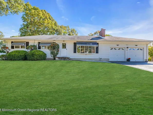 19 Pinecrest Drive, Bayville, NJ 08721