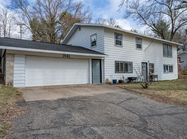 1401 Valley Dr, Wisconsin Dells, WI 53965