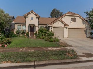 404 Hanson Ave, Clovis, CA 93611