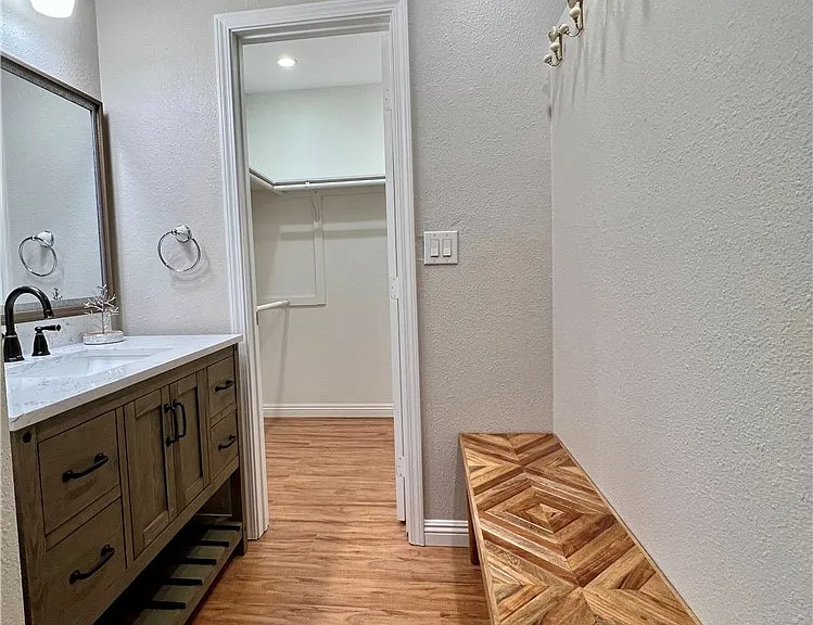 247 Streamwood — Photo 12