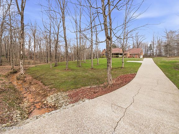 4th image of 2073 Clear Creek Dr
