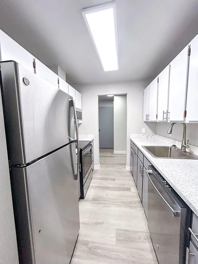 9100 Roosevelt Apartments — Photo 4