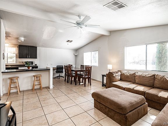 4th image of 1535 E John L Avenue