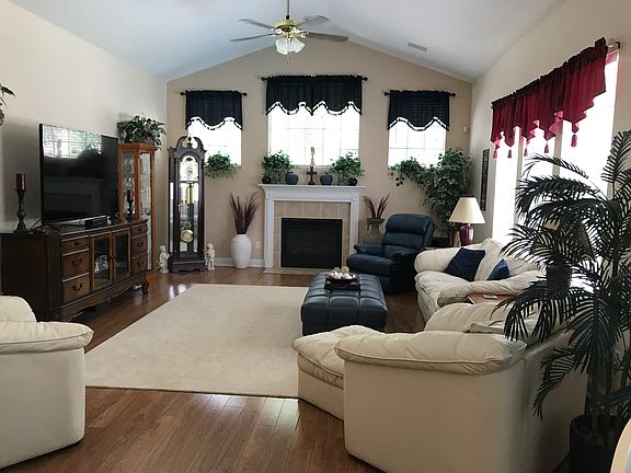 3rd image of 3595 Forest Bend Ter
