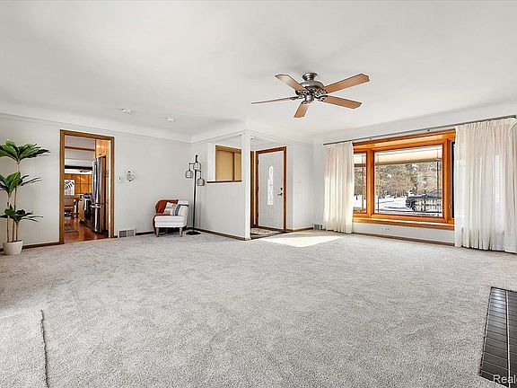 5th image of 25651 S River Rd