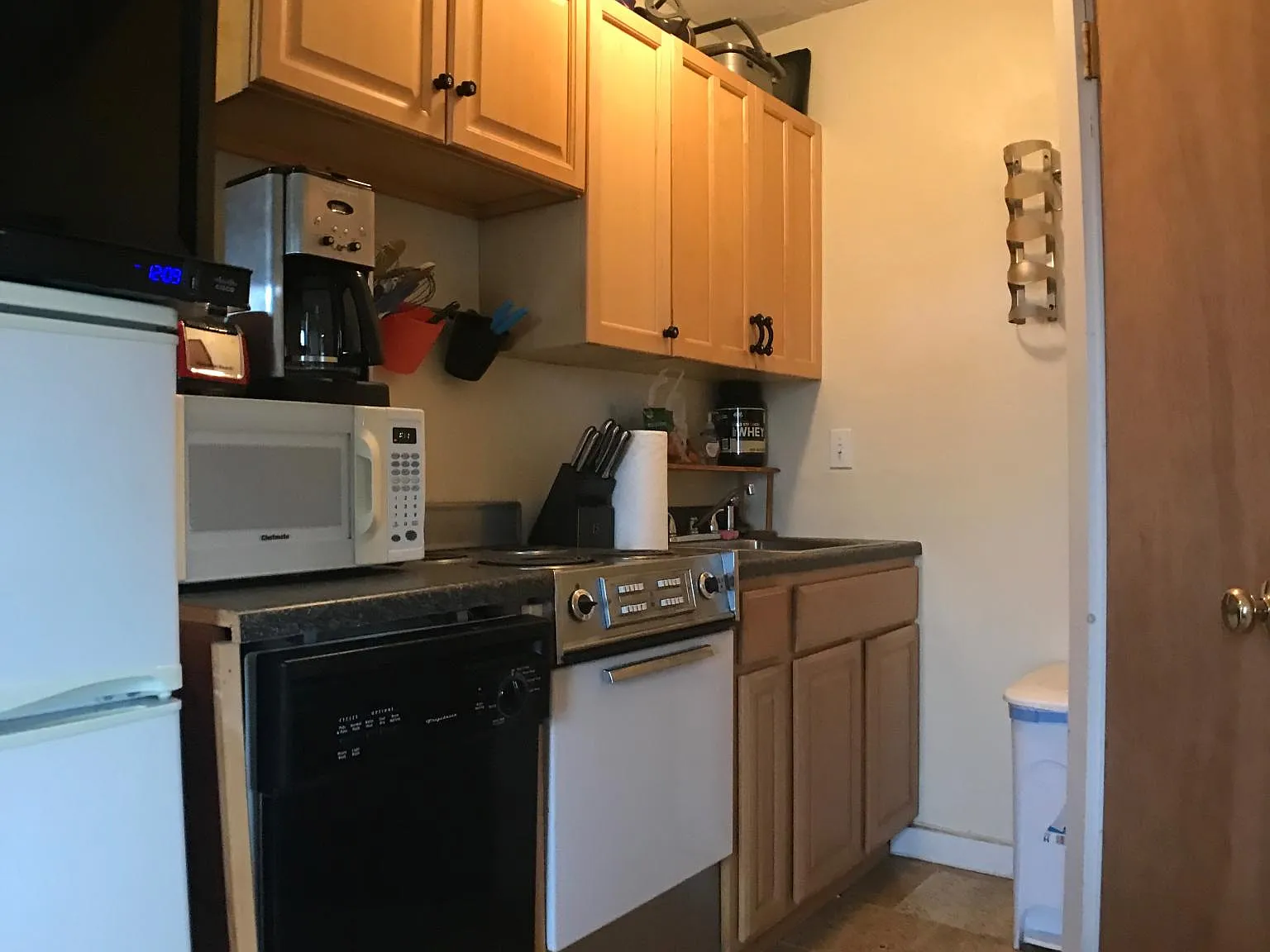 235 Spring St — Photo 2