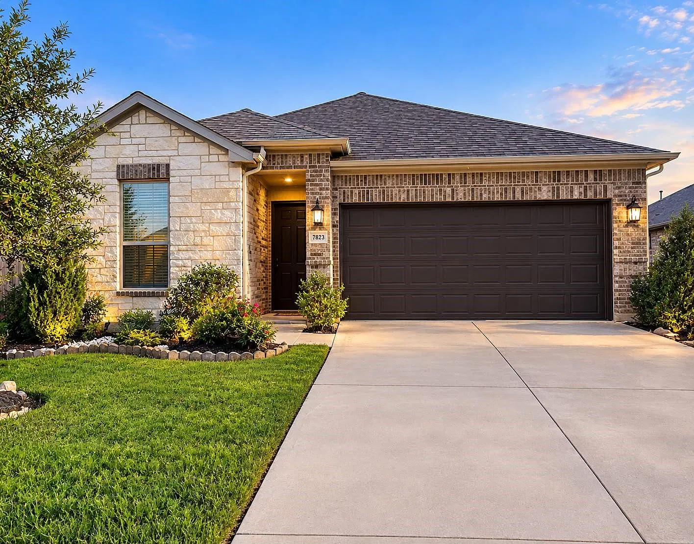 3 bed, 2.0 bath, 1867 sqft, $2,500 — Photo 1