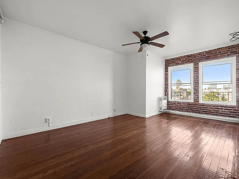 1516 N Hobart Blvd — Photo 18