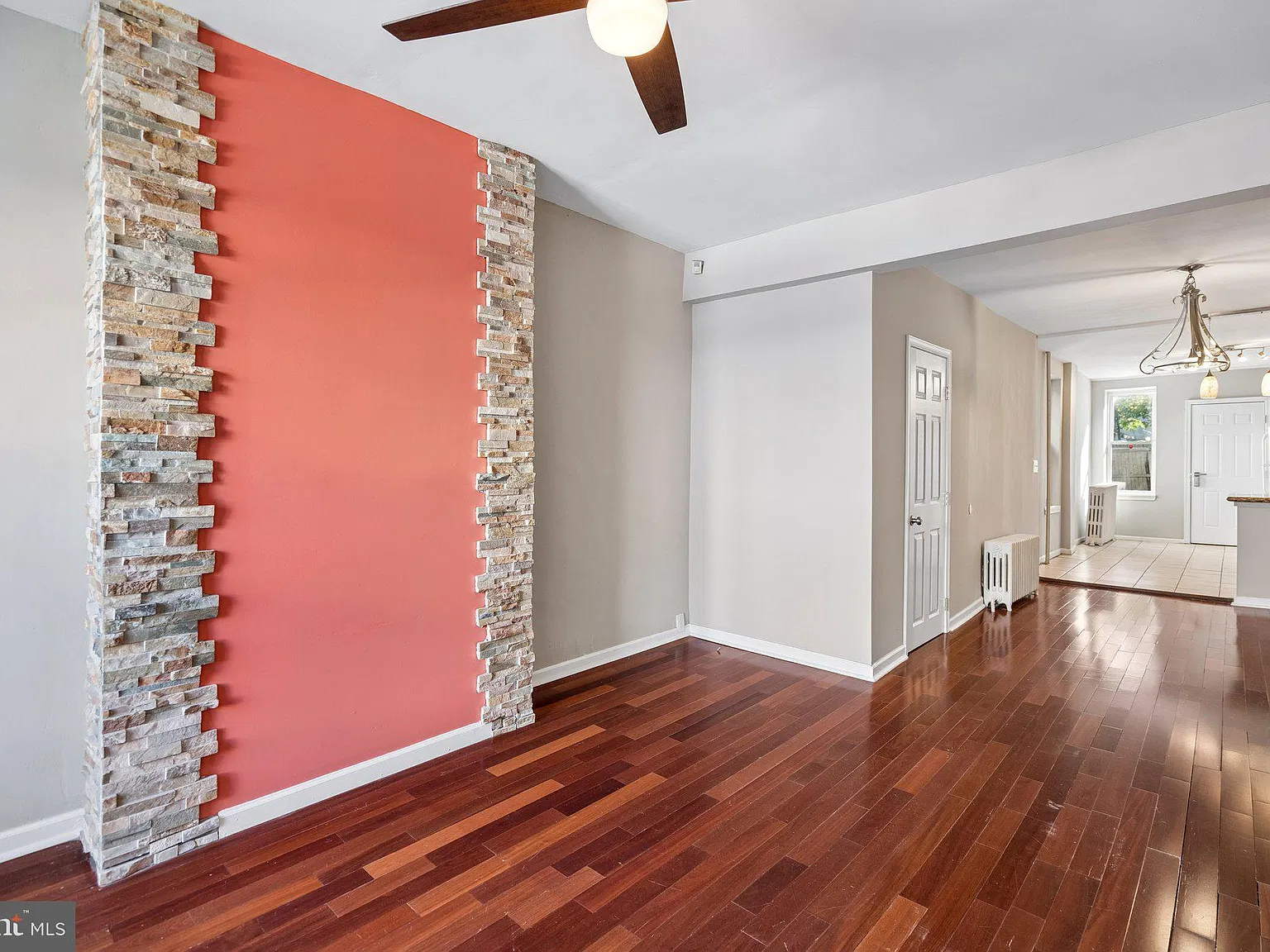 3 bed, 1.0 bath, 1568 sqft, $1,650 — Photo 3