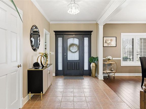 5th image of 9705 Leslie Ave