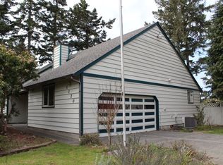 1120 Tideview Trl, Coos Bay, OR 97420