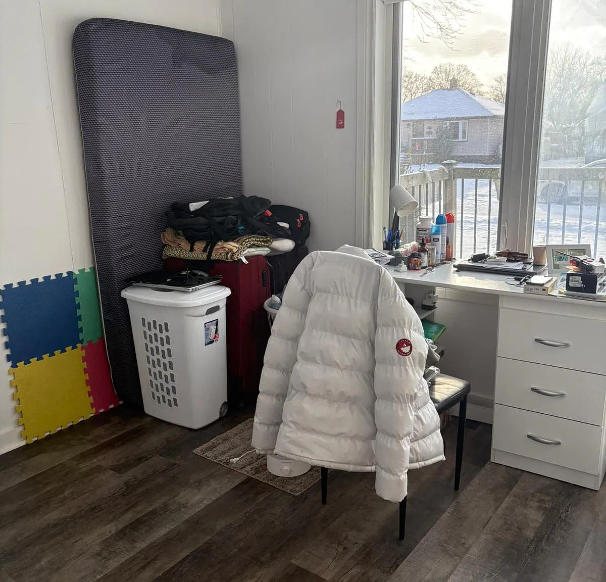4 bed, 1000 sqft, $550 — Photo 2