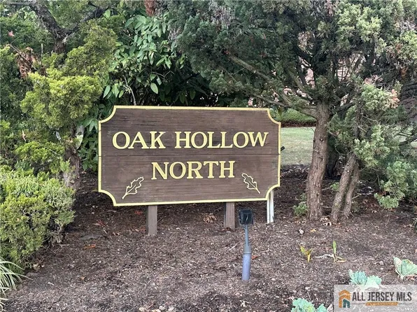 2306 N Oaks Blvd, North Brunswick, NJ 08902