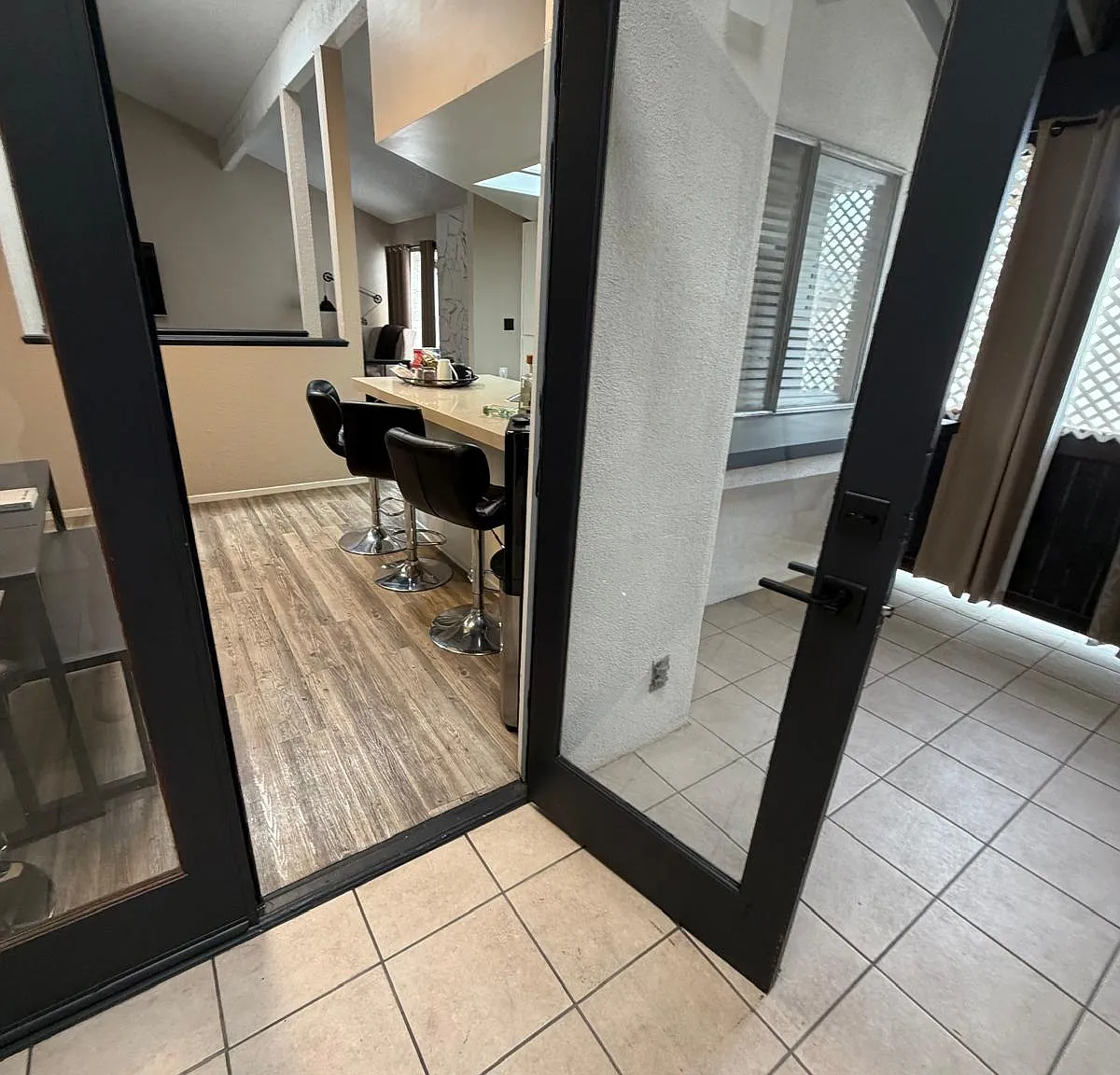 2 bed, 1042 sqft, $1,750 — Photo 3