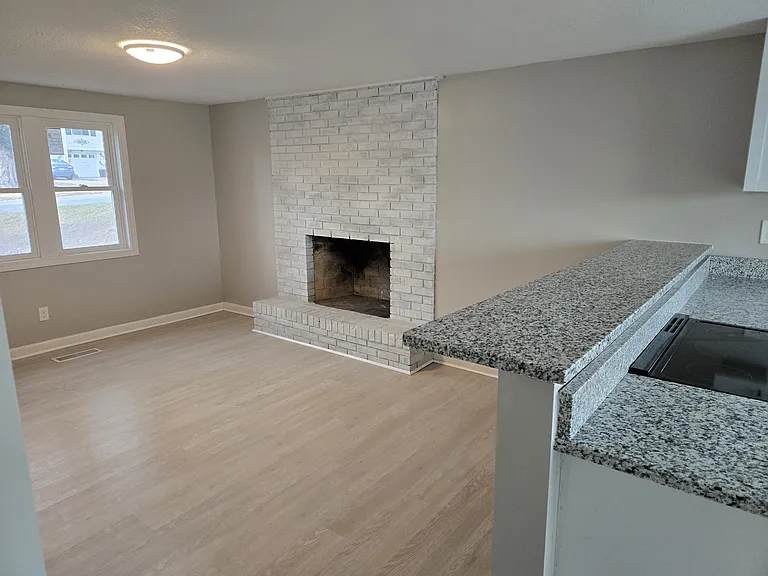 3609 NE 67th St — Photo 3