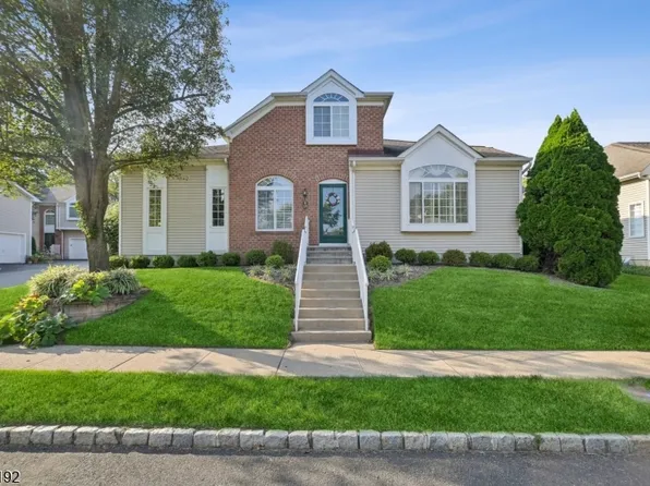 19 Schindler Ct, Chatham Boro, NJ 07928