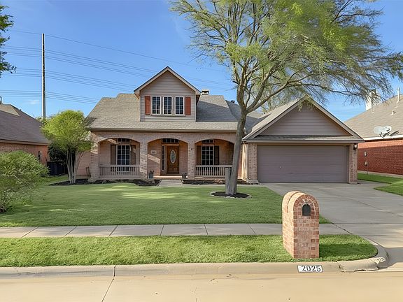 2nd image of 2025 Fair Oaks Cir