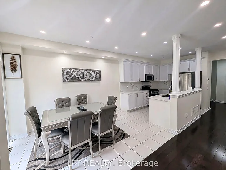 22 Dufay Rd — Photo 16