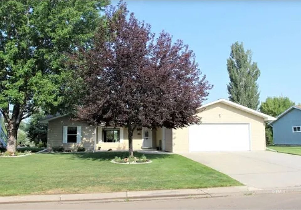 1st image of 223 Ponderosa Dr