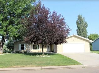 223 Ponderosa Dr, Miles City, MT 59301