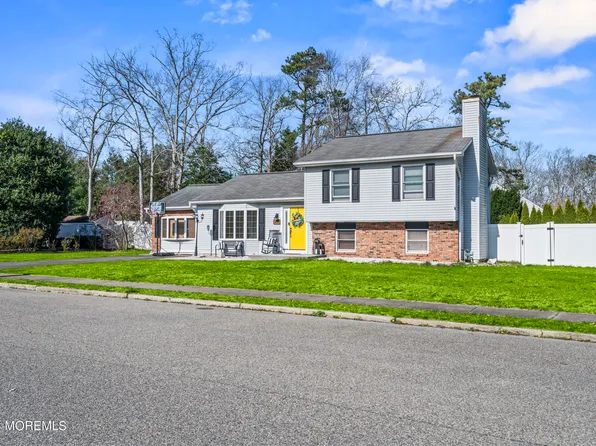 305 Quail Hill Drive, Lanoka Harbor, NJ 08734