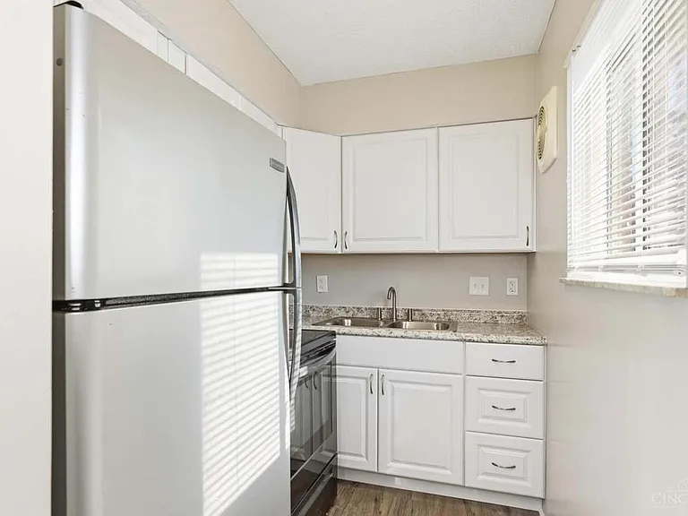 4102 South Ave #3 — Photo 3
