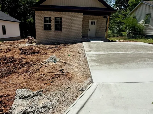 422 Smith St, Florence, AL 35630