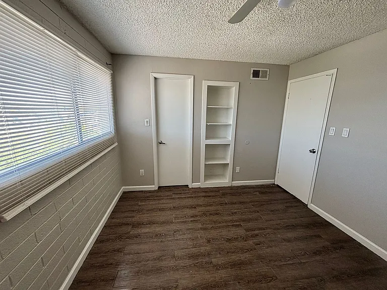 7130 W Highland Ave — Photo 8