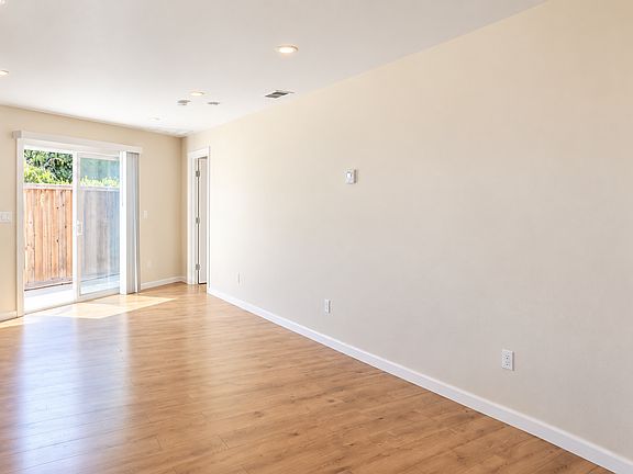 2nd image of 3854 & 3850 Howe Ct #3850