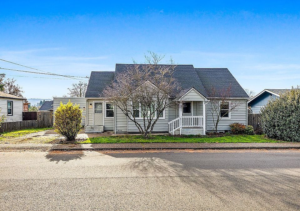 1st image of 221 SW Rainbow Ave