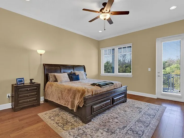 9219 Laureate Blvd — Photo 12