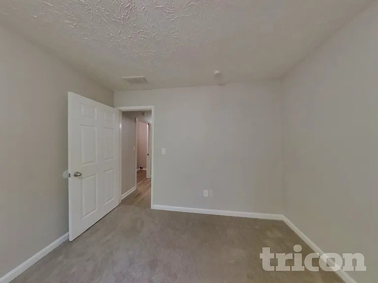 270 Rosewood Dr — Photo 12