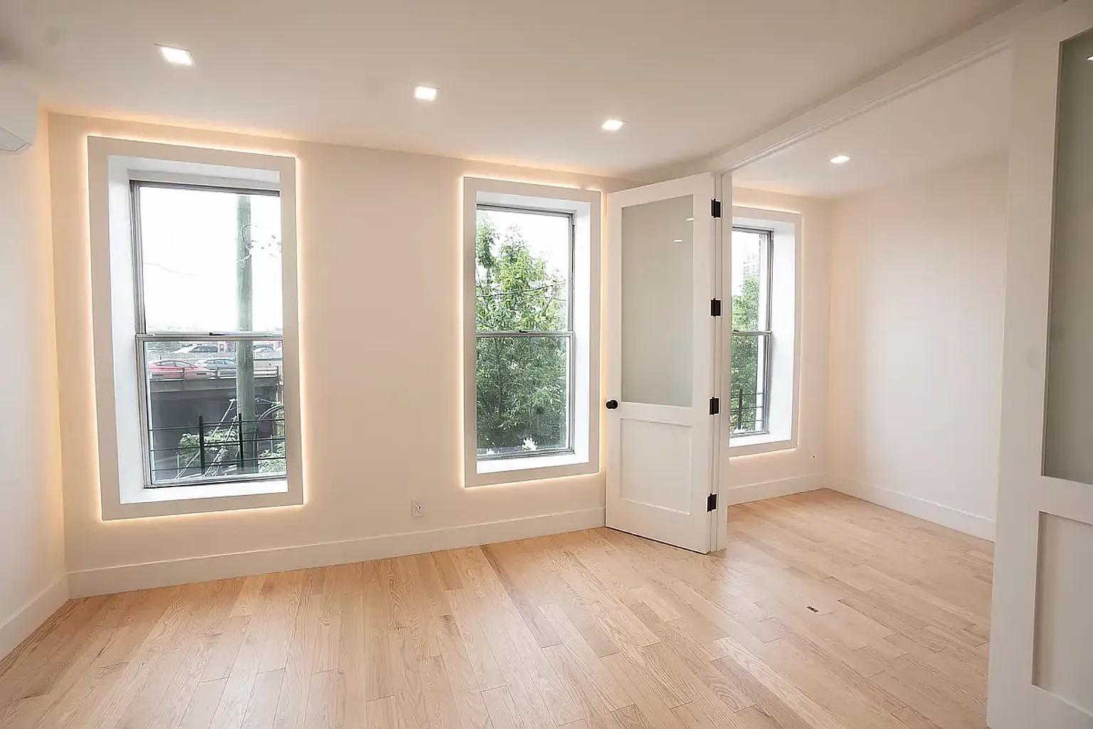 559 Clinton Street — Photo 2
