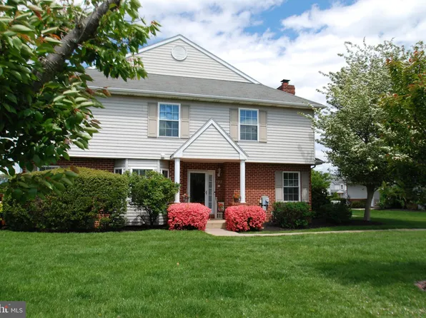 22 Red Tail Ct, Limerick, PA 19468