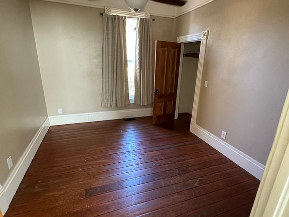 3rd image of 391 Robert Ave