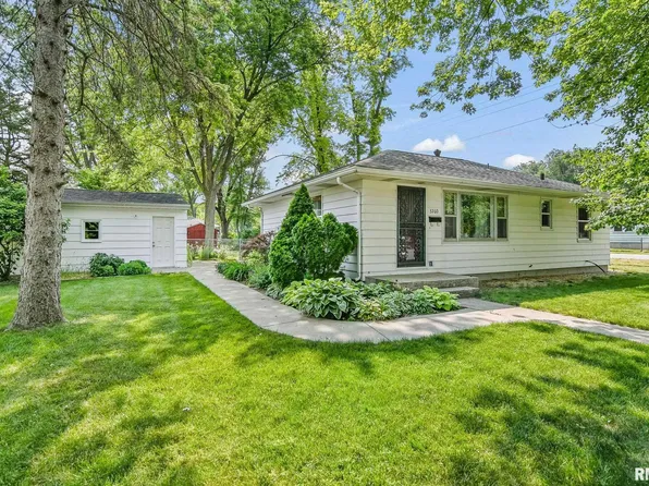3260 S Spring St, Southern View, IL 62703