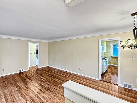 3rd image of 1530 Aline Dr