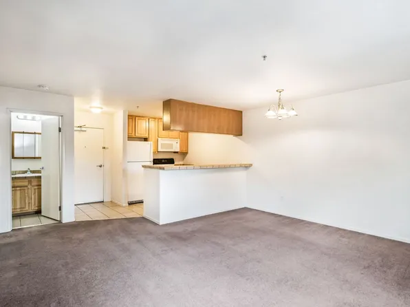 1740 NW Pence Ln, 1740 NW Pence Ln APT 202, Bend, OR 97703
