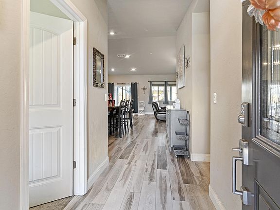 3rd image of 6060 E Kerckhoff Ave
