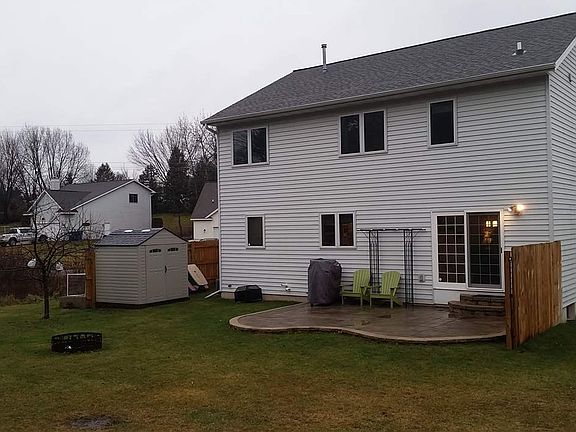 4th image of 1701 Plum Dr