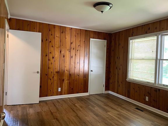 4th image of 1811 Shelley St