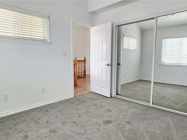1675 Gramercy Ave — Photo 16