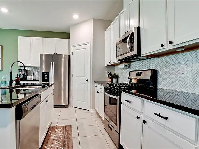 5517 Los Robles Ct — Photo 6