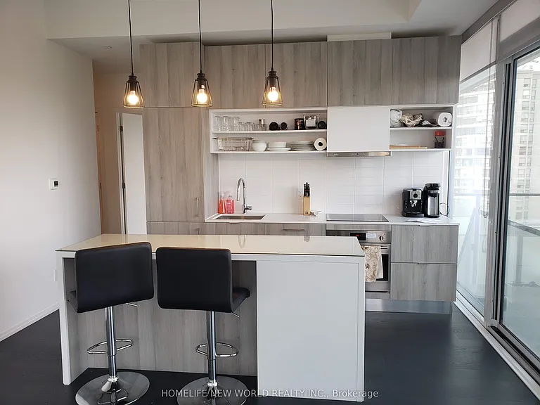 5 Soudan Ave #1104 — Photo 37
