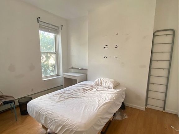 2nd image of 1049 Jefferson Ave #2F