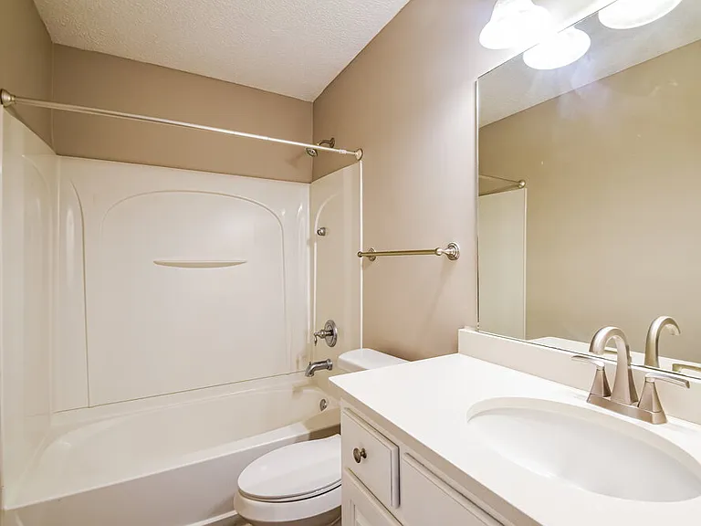 8153 Green Valley Cv — Photo 15