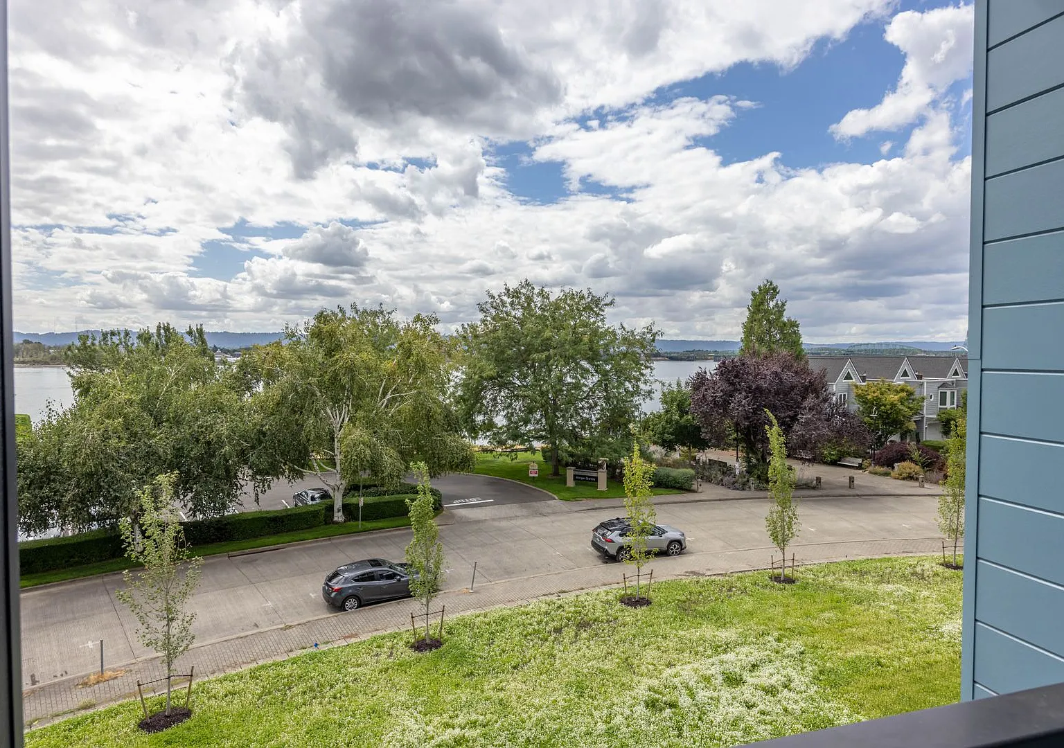 Riverside Townhomes - Waterfront Living in Vancouver - Free Month! — Photo 4