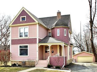 206 Elmwood Pl, Sandwich, IL 60548
